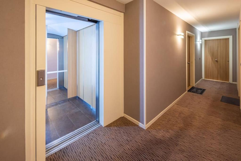 L'excellence-8min Aeroport-terrasse-parking Prive Apartamento